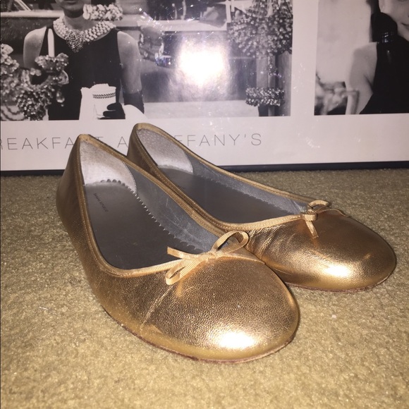 Banana Republic Shoes - Banana Republic Leather Ballet Flat